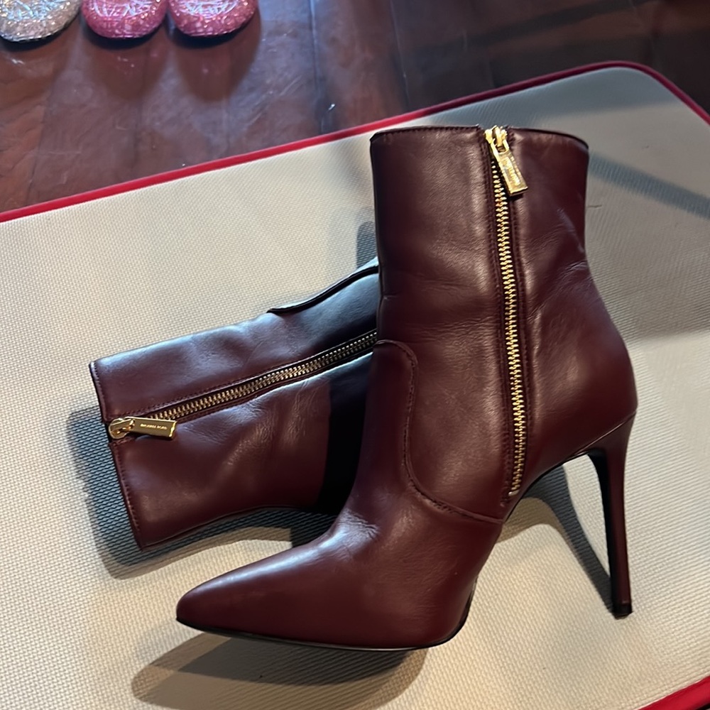Michael Kors Burgundy booties Size 8🥰😍❤️ - Picture 6 of 7